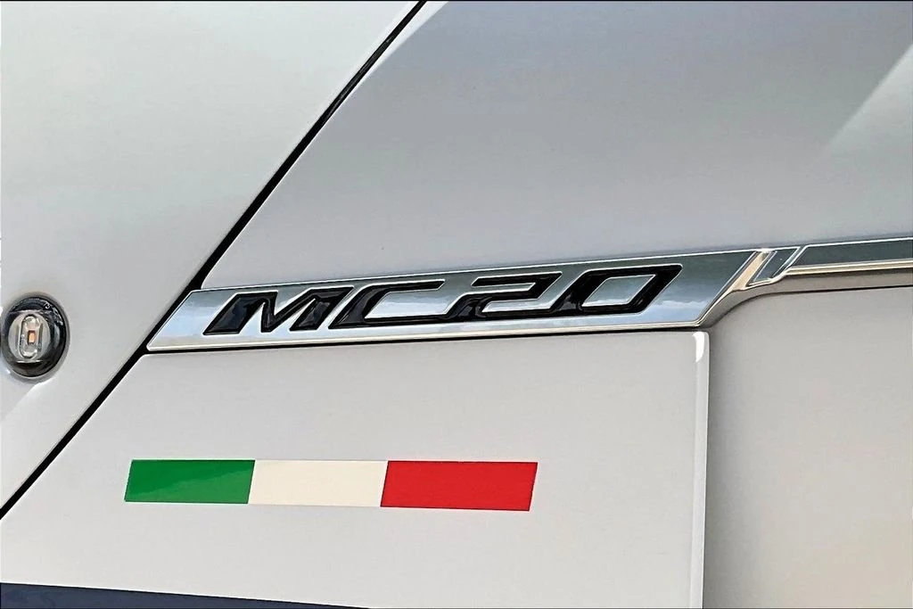 2025 Maserati MC20 - Image 8 of 11