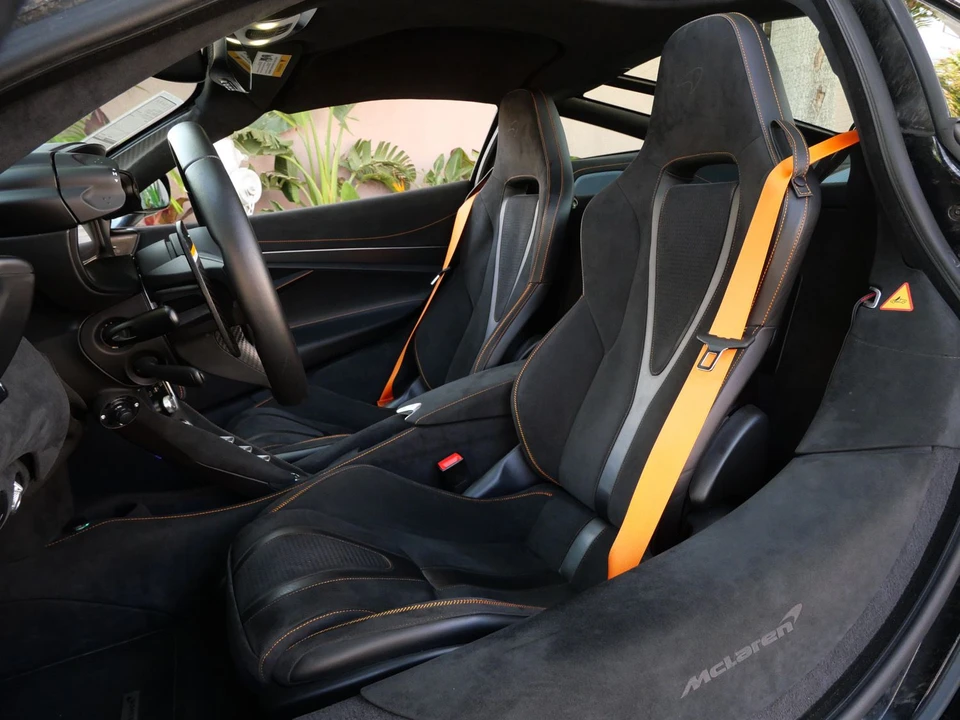 2025 McLaren 750S Coupe - Image 25 of 28