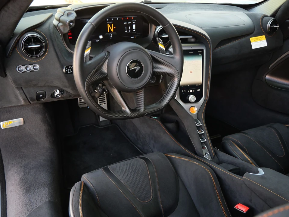 2025 McLaren 750S Coupe - Image 8 of 28