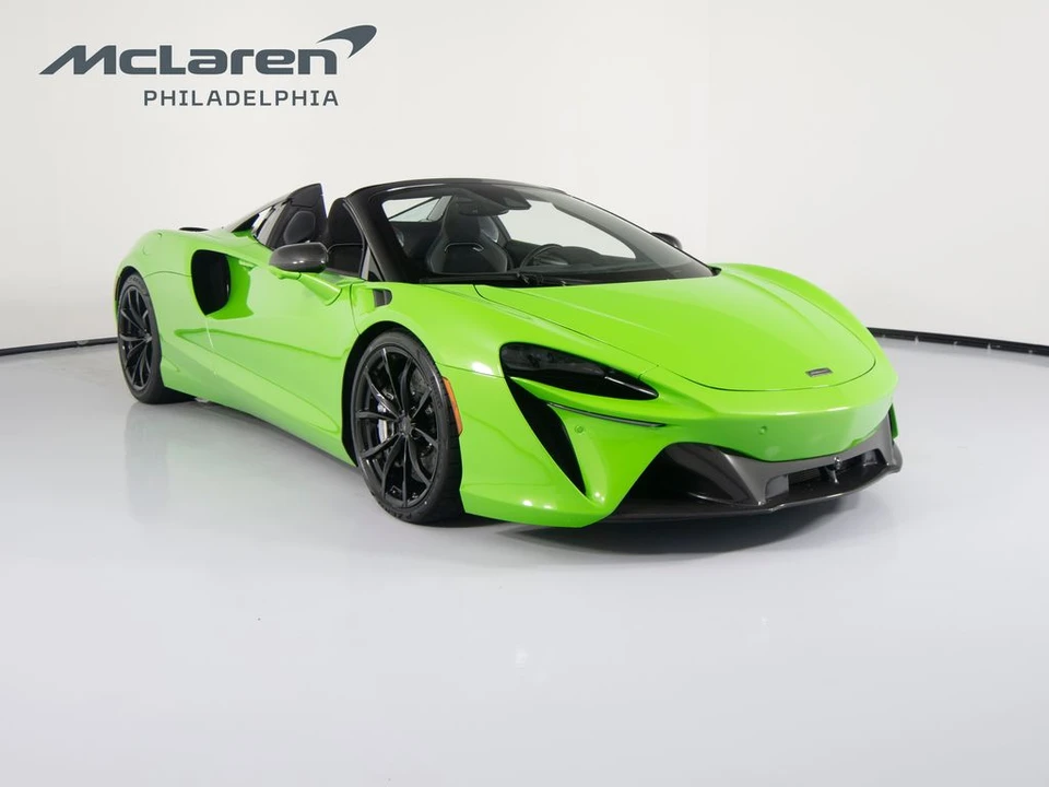 2025 McLaren Artura - Image 4 of 31