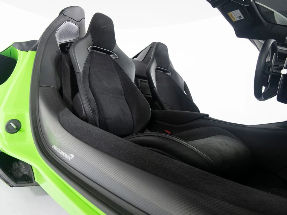 2025 McLaren Artura - Image 30 of 31