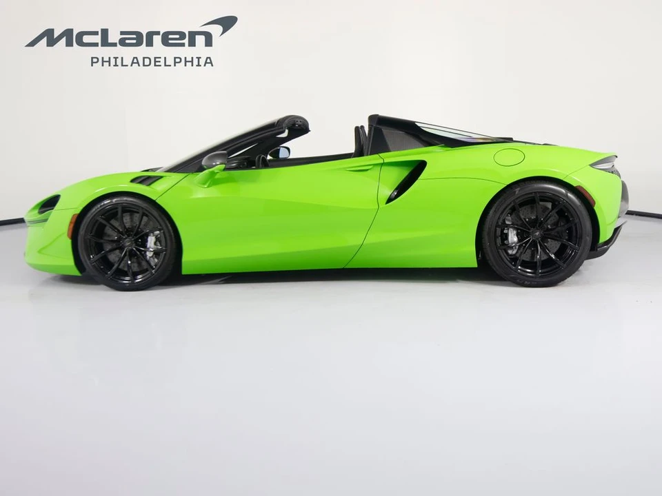 2025 McLaren Artura - Image 9 of 31