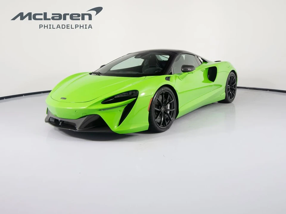 2025 McLaren Artura - Image 2 of 31