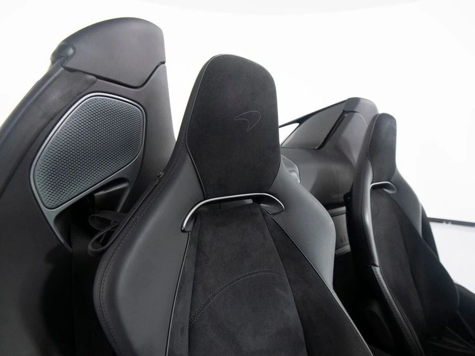 2025 McLaren Artura - Image 31 of 31