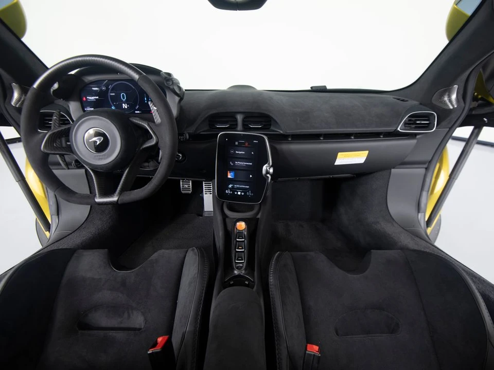 2025 McLaren Artura - Image 28 of 31