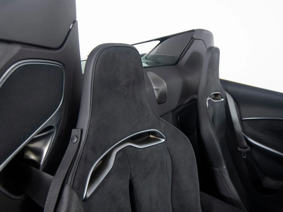 2025 McLaren Artura - Image 31 of 31