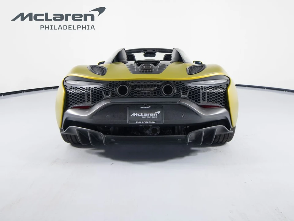 2025 McLaren Artura - Image 7 of 31