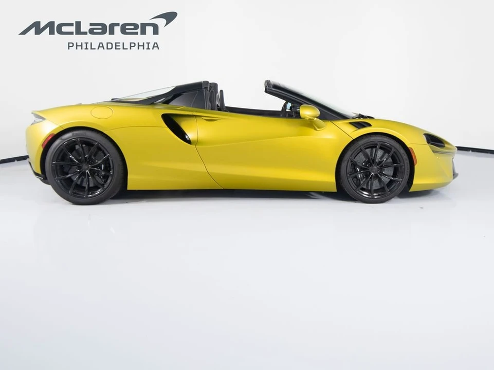 2025 McLaren Artura - Image 5 of 31