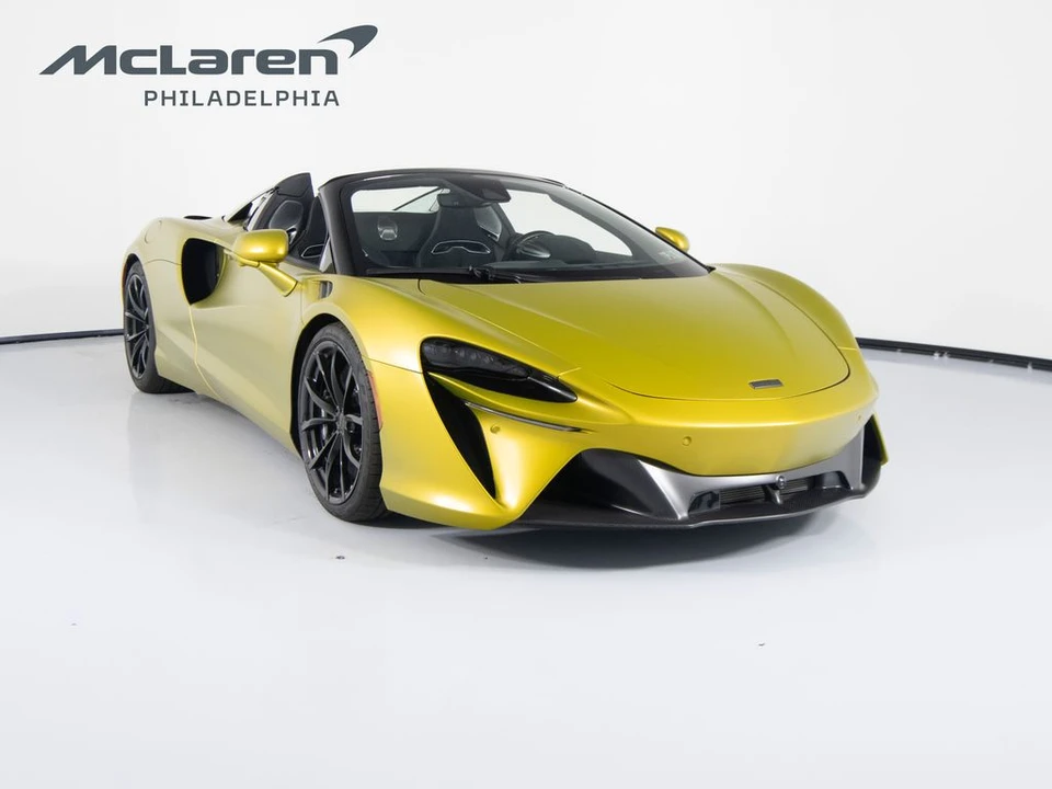 2025 McLaren Artura - Image 4 of 31