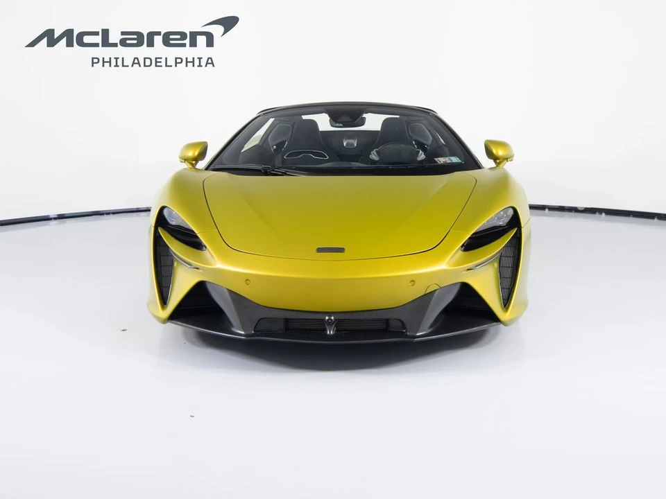 2025 McLaren Artura - Image 3 of 31