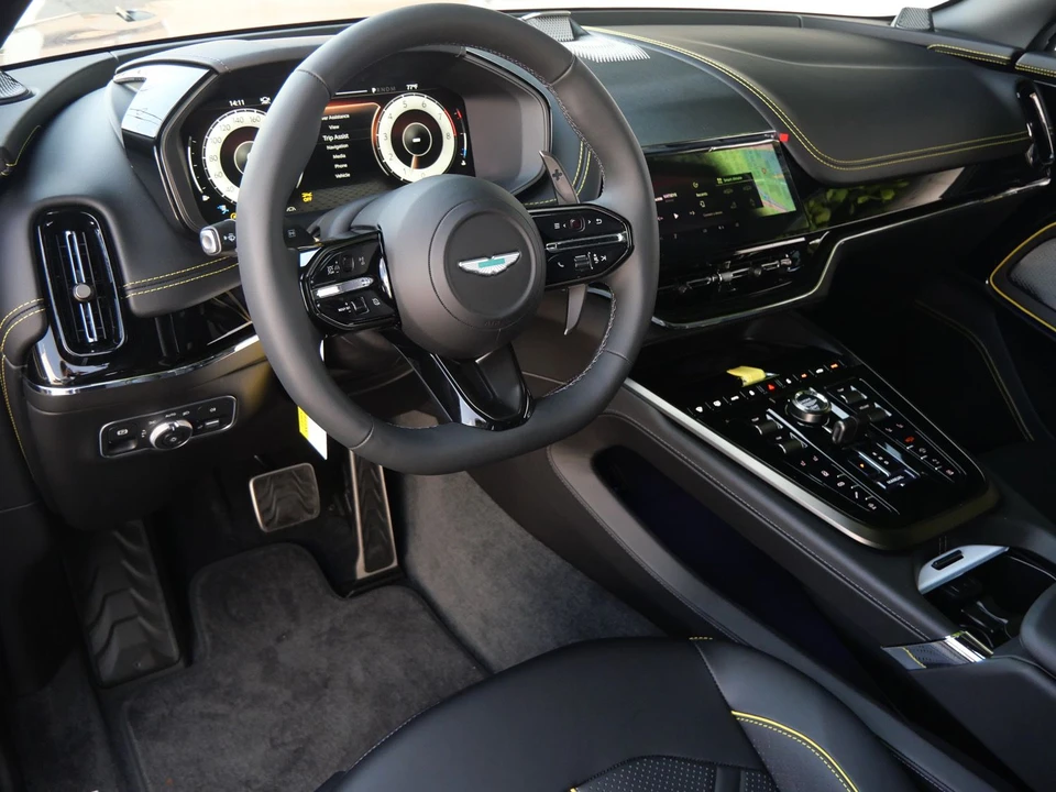 2026 Aston Martin DBX - Image 3 of 30