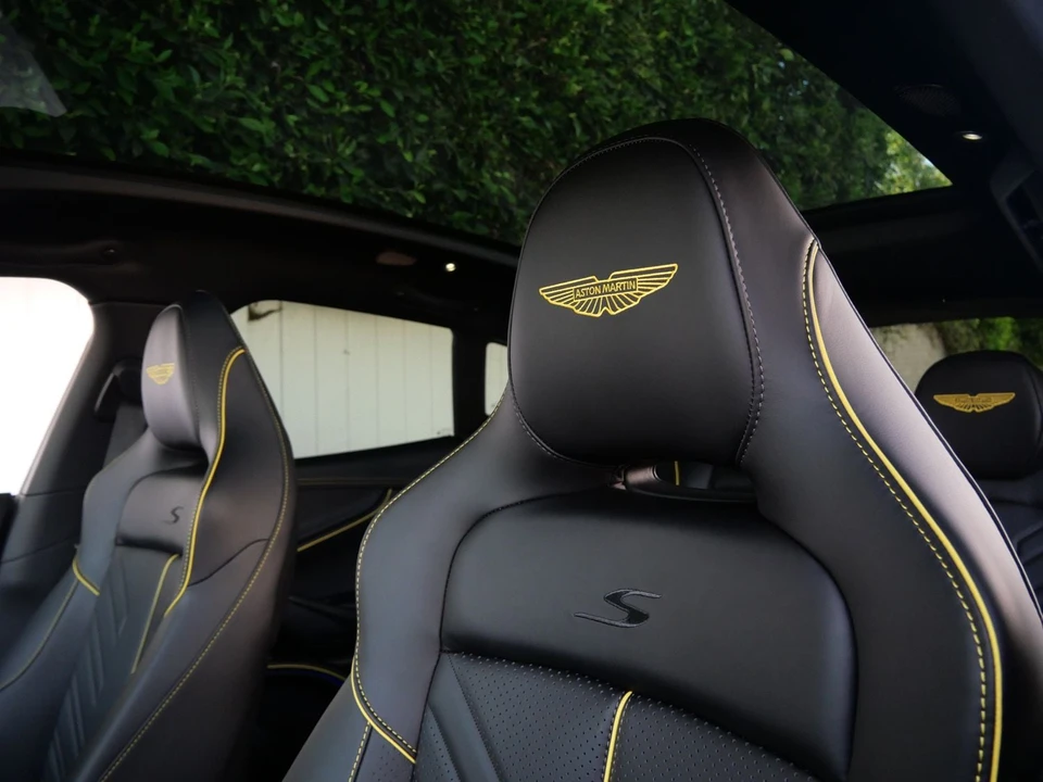 2026 Aston Martin DBX - Image 5 of 30