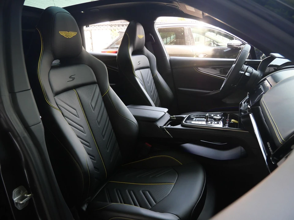 2026 Aston Martin DBX - Image 12 of 30