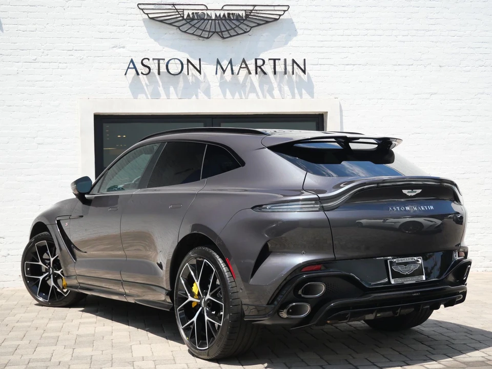 2026 Aston Martin DBX - Image 2 of 30