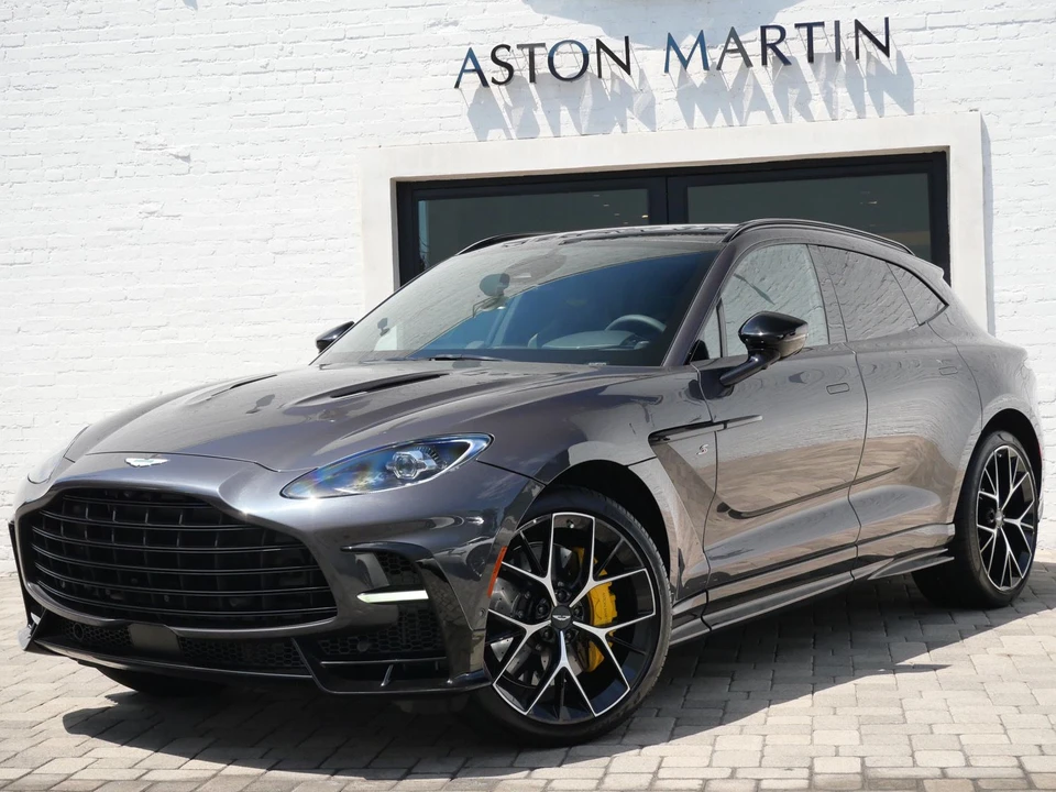 2026 Aston Martin DBX - Image 29 of 30