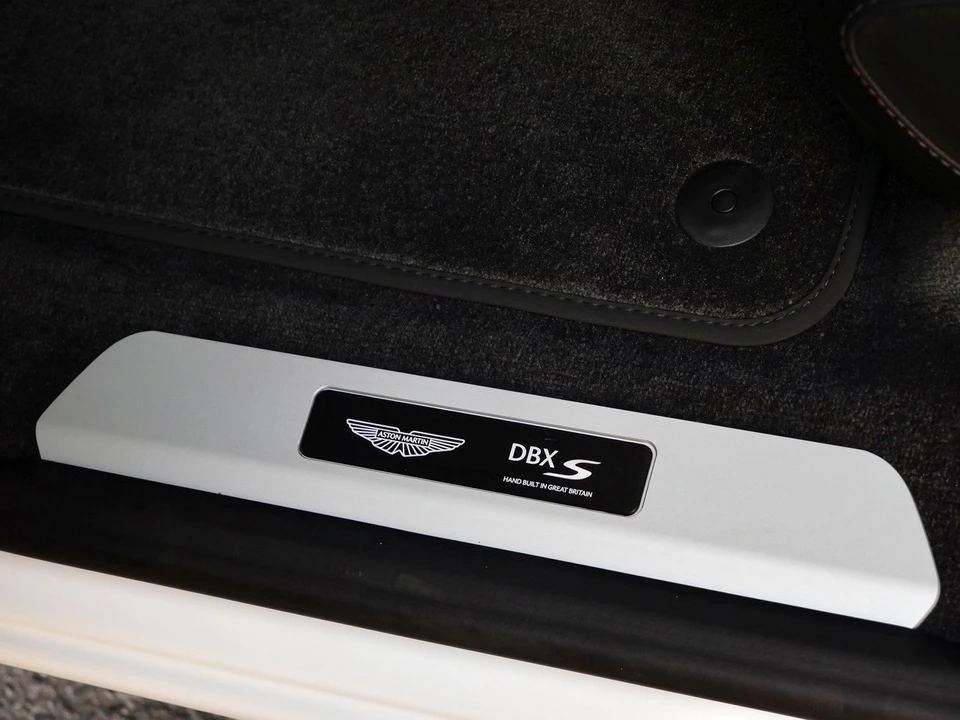 2026 Aston Martin DBX - Image 20 of 28