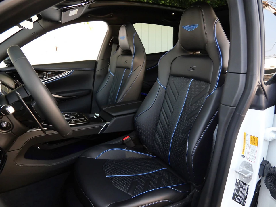 2026 Aston Martin DBX - Image 21 of 28