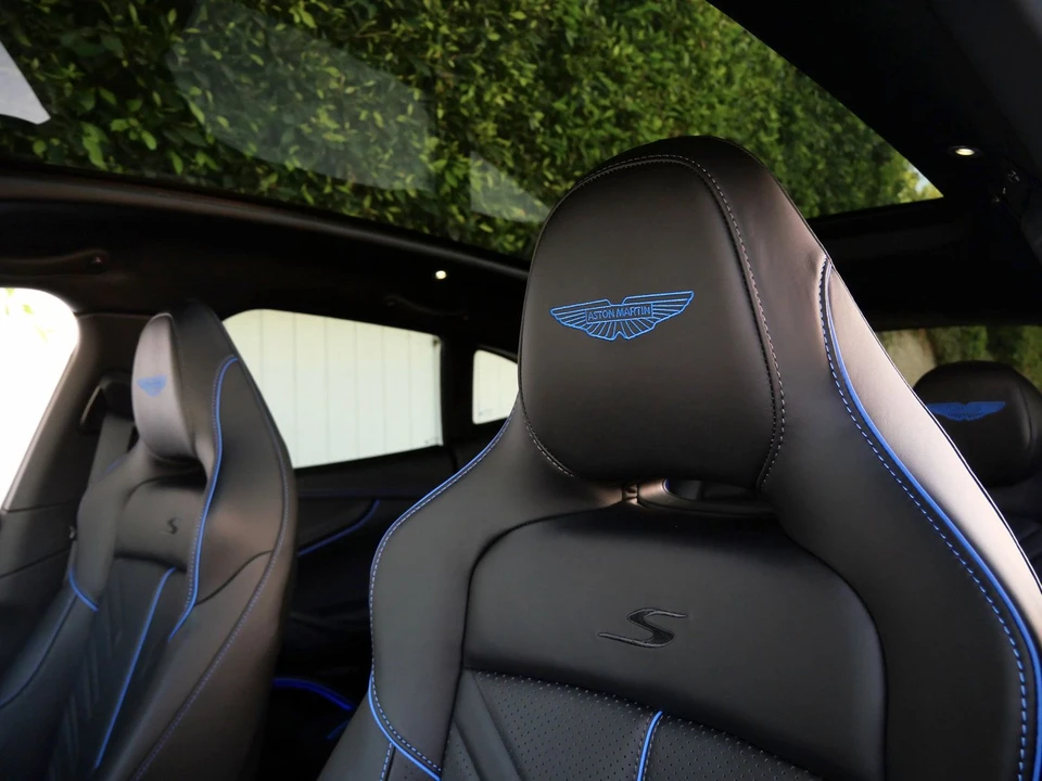 2026 Aston Martin DBX - Image 5 of 28