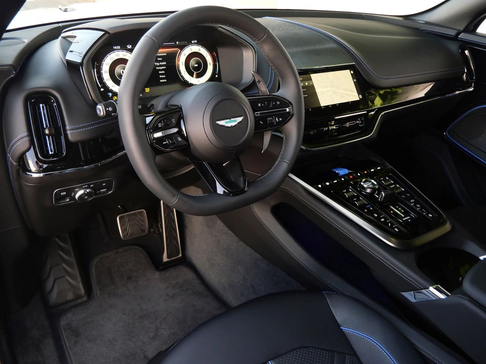 2026 Aston Martin DBX - Image 3 of 28