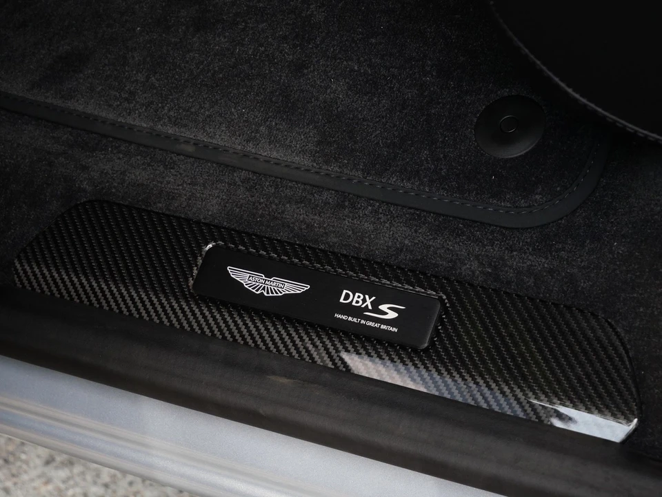 2026 Aston Martin DBX - Image 20 of 30