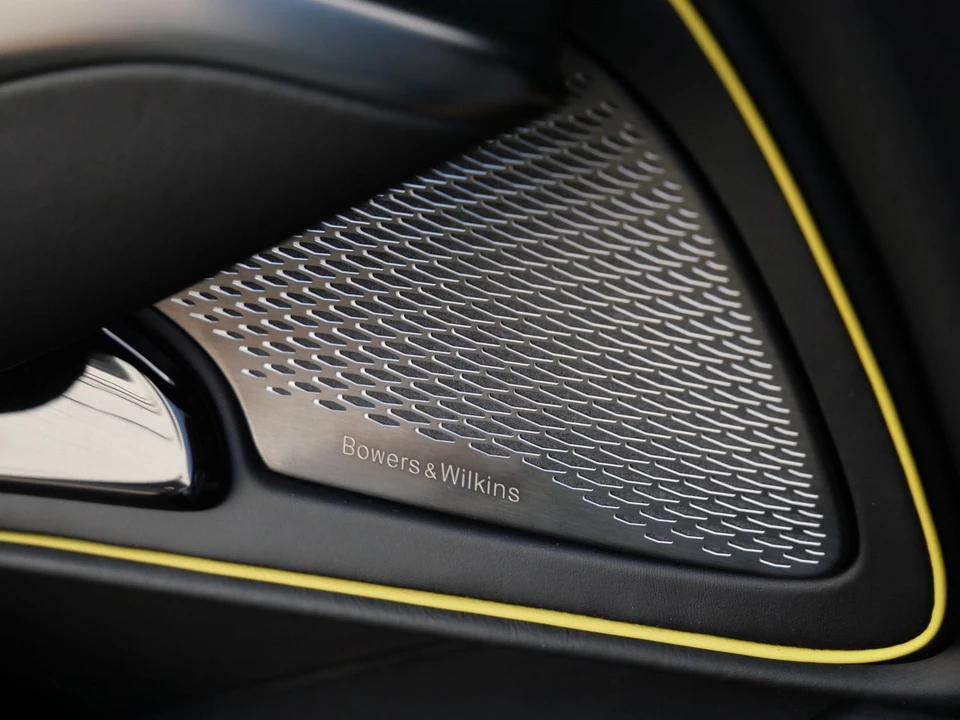 2026 Aston Martin DBX - Image 26 of 30