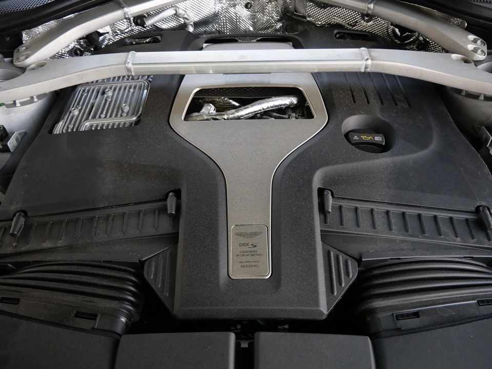 2026 Aston Martin DBX - Image 29 of 30