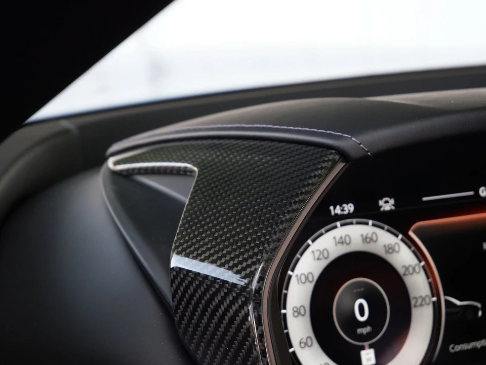 2026 Aston Martin DBX - Image 16 of 30