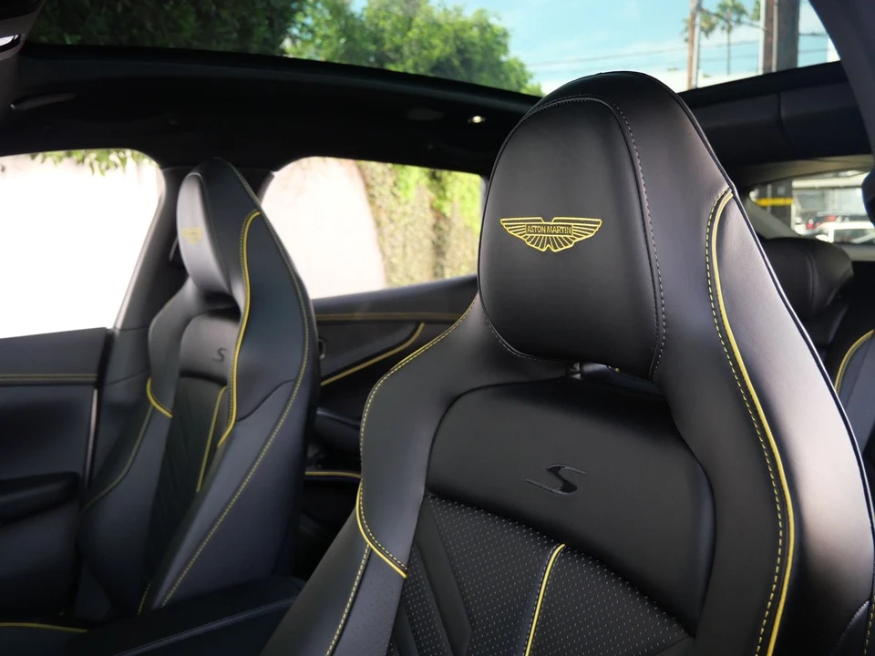 2026 Aston Martin DBX - Image 4 of 30