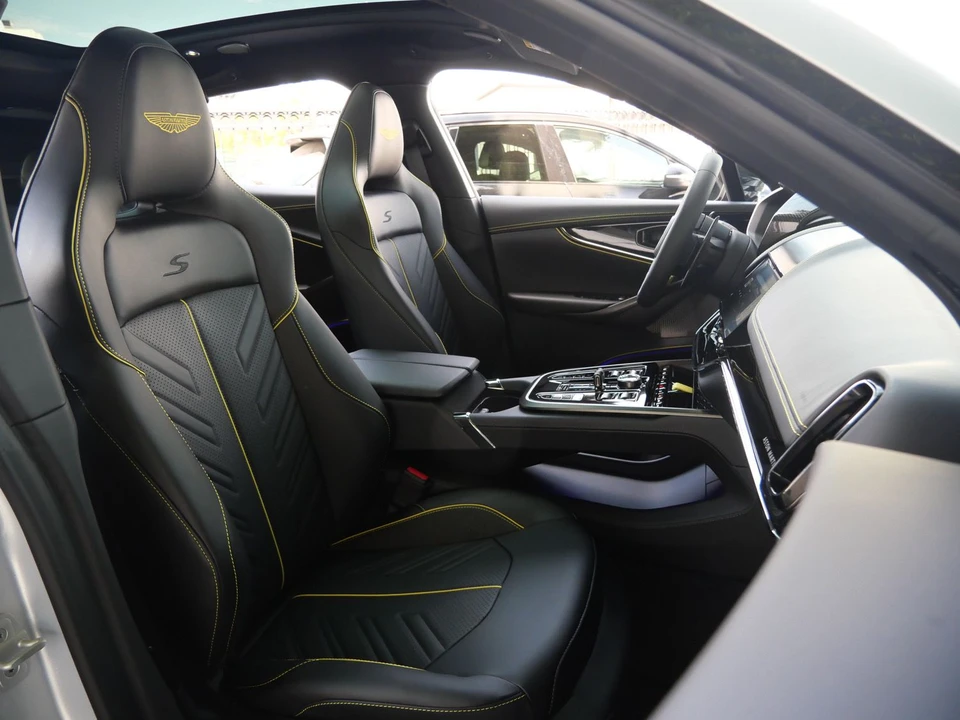 2026 Aston Martin DBX - Image 11 of 30