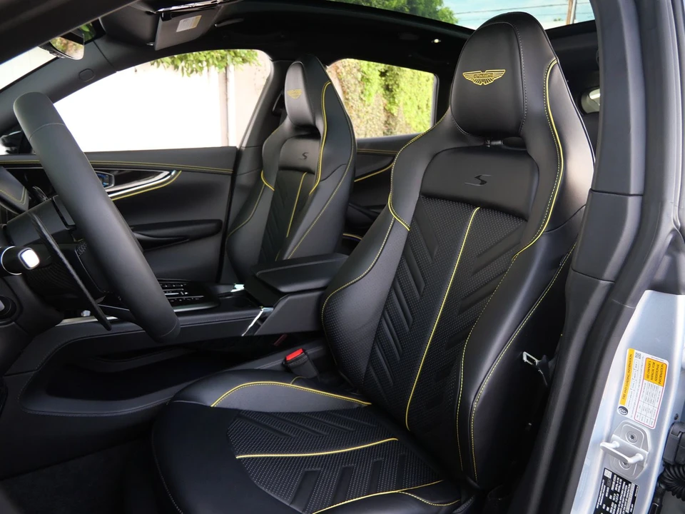 2026 Aston Martin DBX - Image 21 of 30