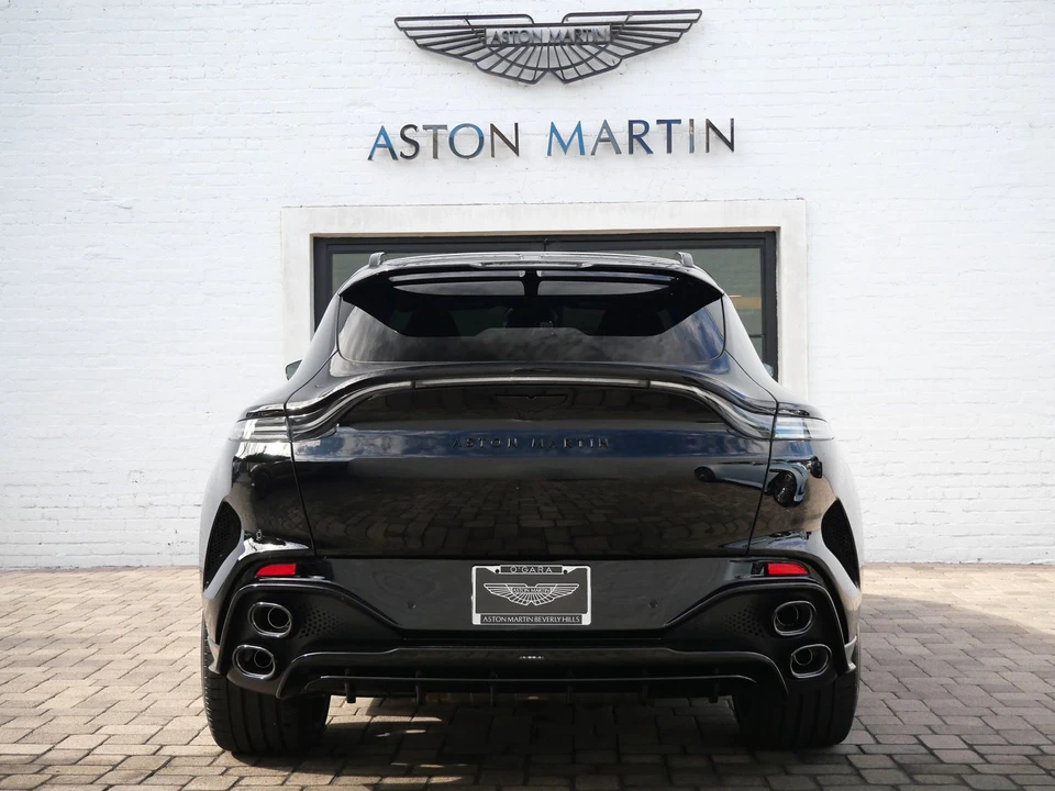 2026 Aston Martin DBX - Image 18 of 30
