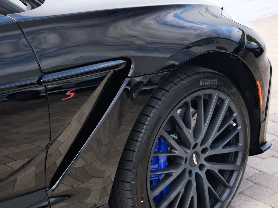 2026 Aston Martin DBX - Image 9 of 30