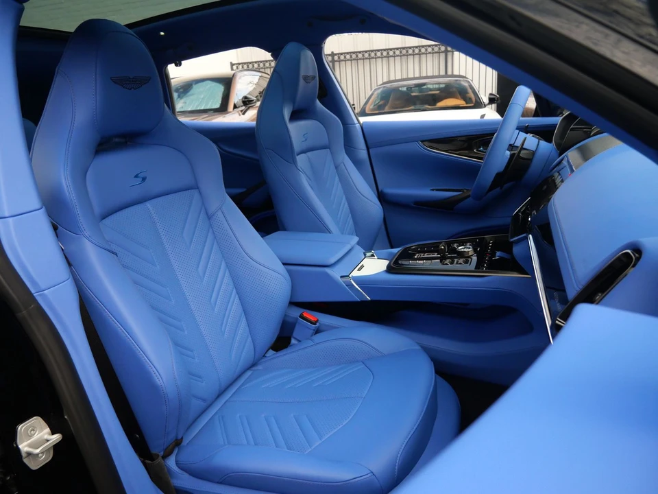 2026 Aston Martin DBX - Image 12 of 30