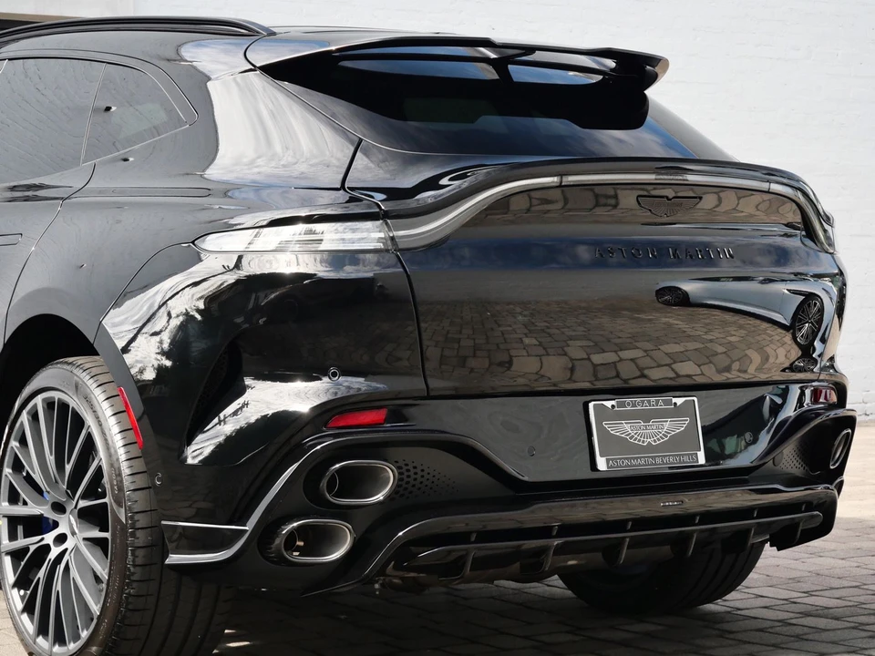 2026 Aston Martin DBX - Image 8 of 30