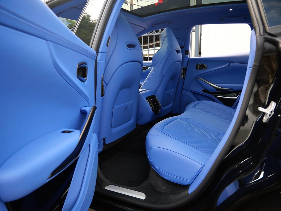 2026 Aston Martin DBX - Image 23 of 30