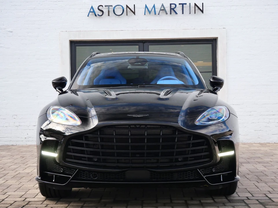 2026 Aston Martin DBX - Image 7 of 30