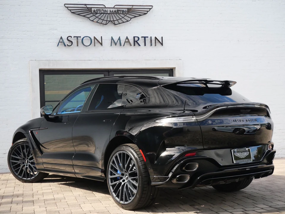 2026 Aston Martin DBX - Image 2 of 30