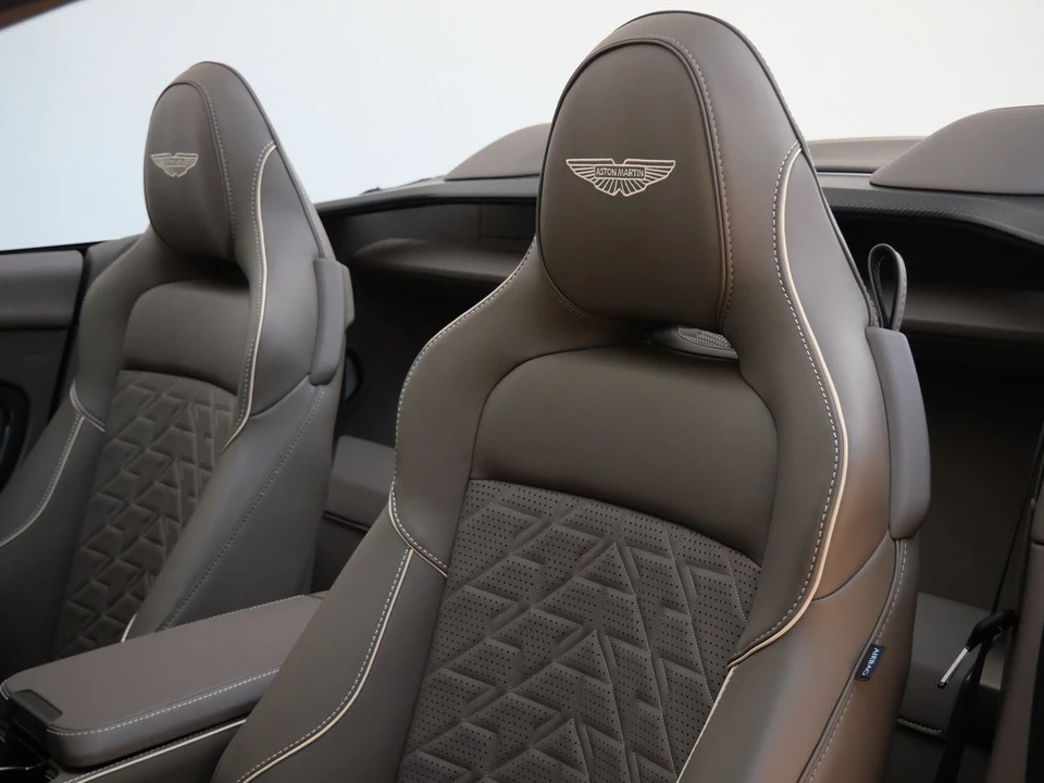 2026 Aston Martin Vanquish 3rd Gen - Image 5 of 31