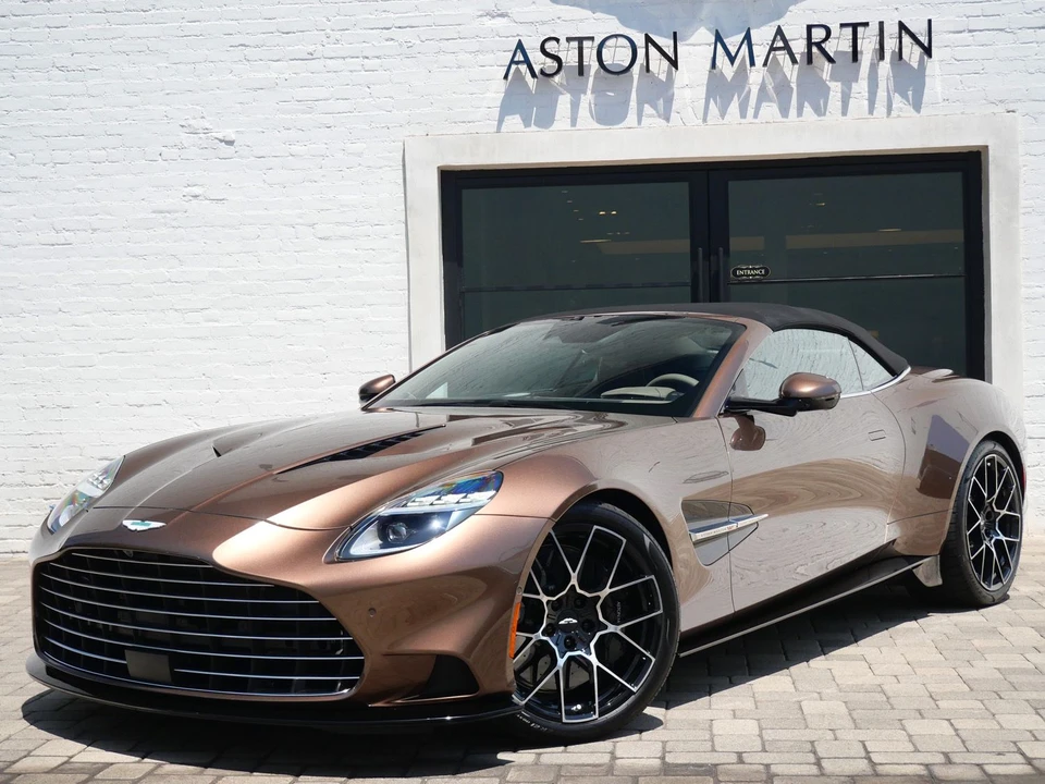 2026 Aston Martin Vanquish 3rd Gen - Image 15 of 31