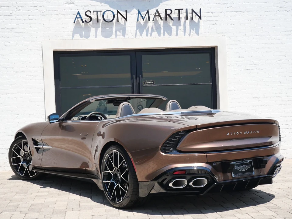 2026 Aston Martin Vanquish 3rd Gen - Image 2 of 31