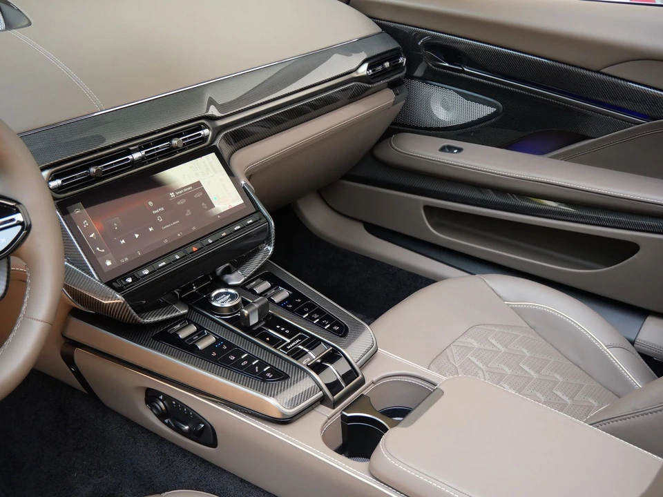 2026 Aston Martin Vanquish 3rd Gen - Image 23 of 31