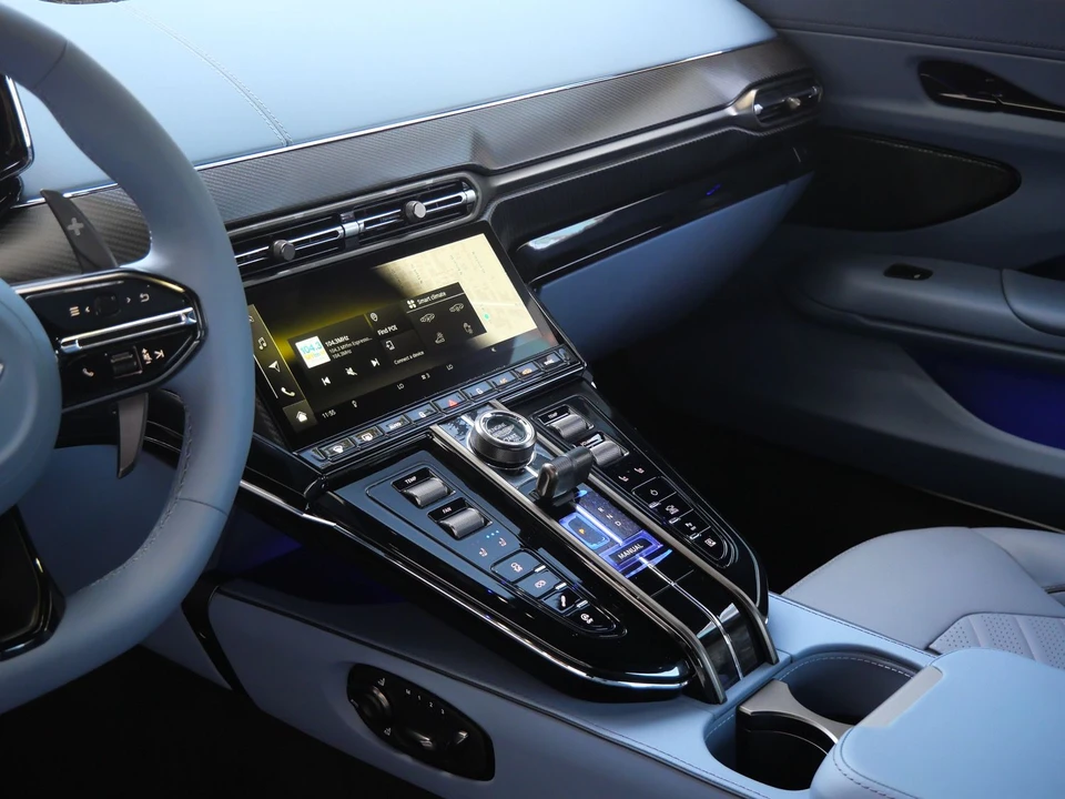 2026 Aston Martin V8 Vantage (2019+) - Image 10 of 25