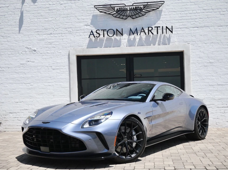 2026 Aston Martin V8 Vantage (2019+) - Image 16 of 25