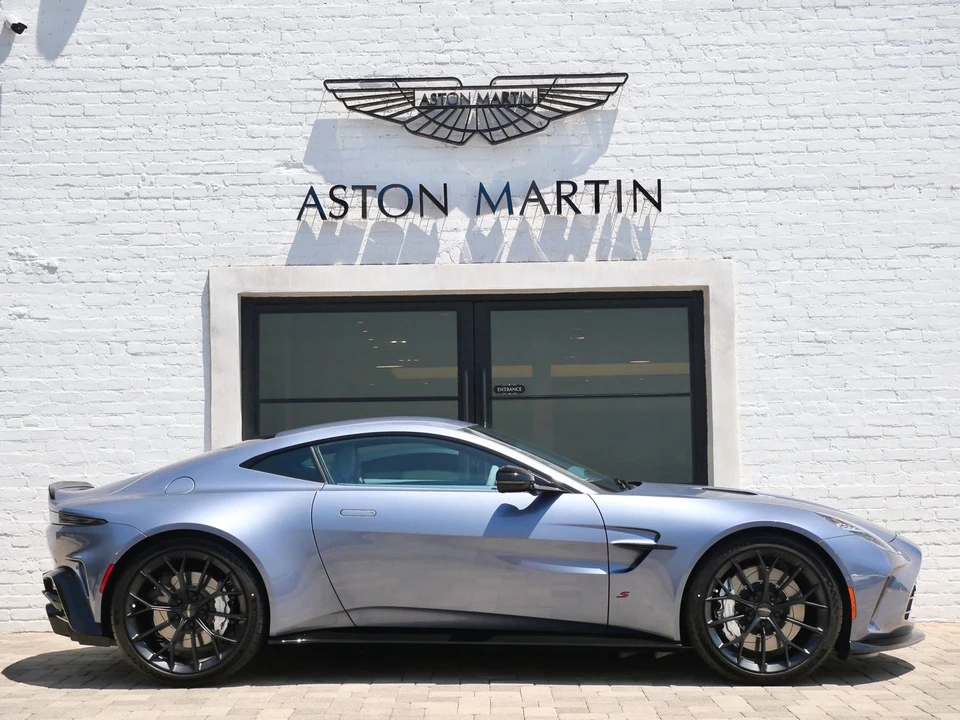 2026 Aston Martin V8 Vantage (2019+) - Image 14 of 25