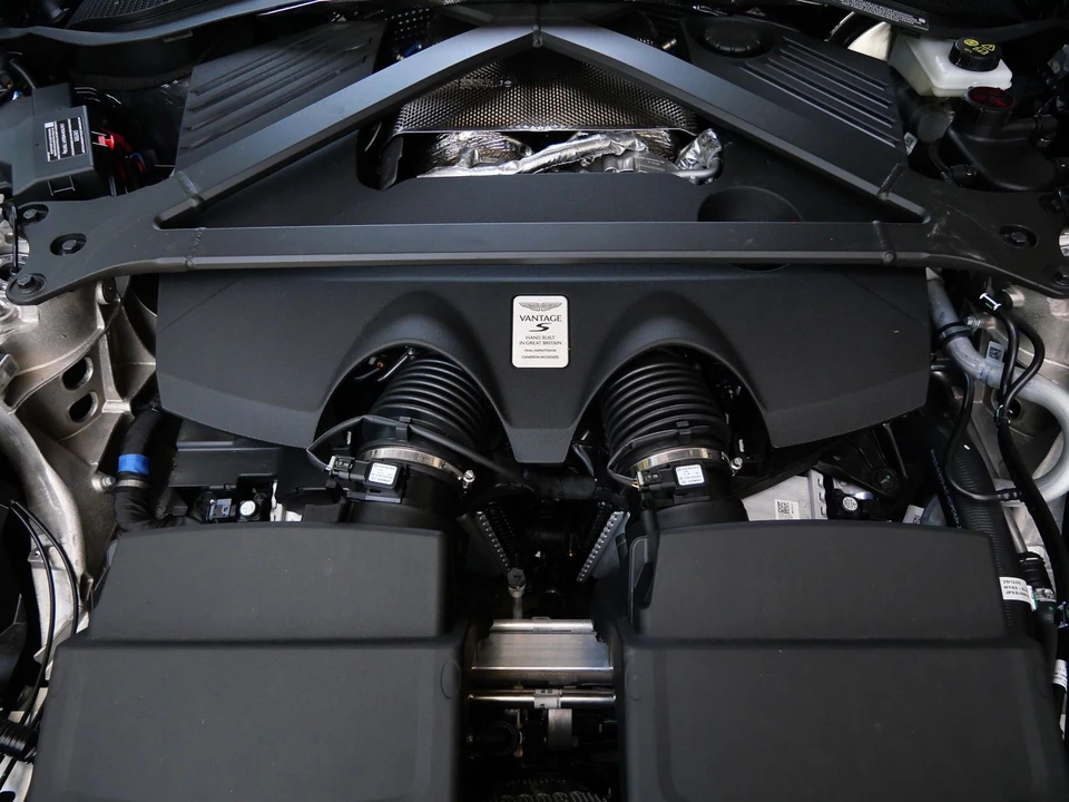 2026 Aston Martin V8 Vantage (2019+) - Image 23 of 25