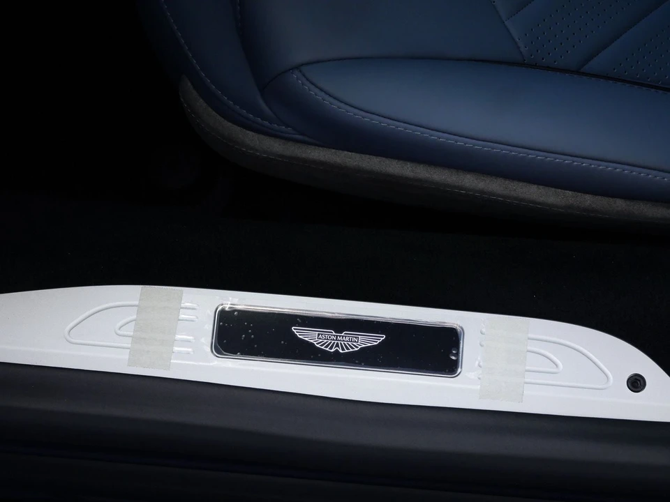 2026 Aston Martin V8 Vantage (2019+) - Image 19 of 25