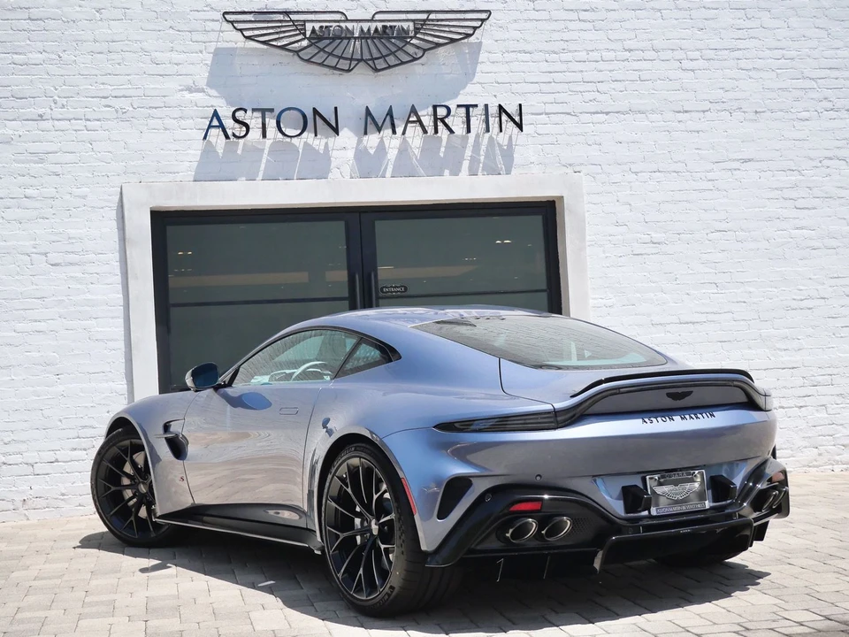 2026 Aston Martin V8 Vantage (2019+) - Image 2 of 25