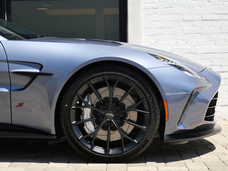 2026 Aston Martin V8 Vantage (2019+) - Image 4 of 25