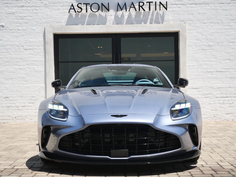 2026 Aston Martin V8 Vantage (2019+) - Image 7 of 25