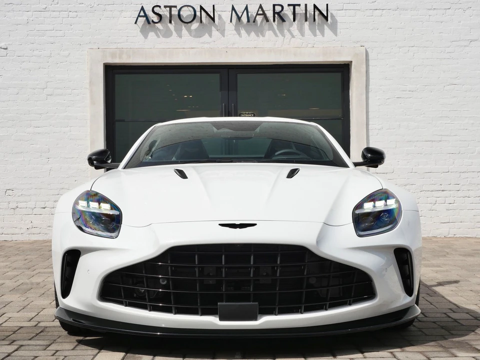 2026 Aston Martin V8 Vantage (2019+) - Image 7 of 26